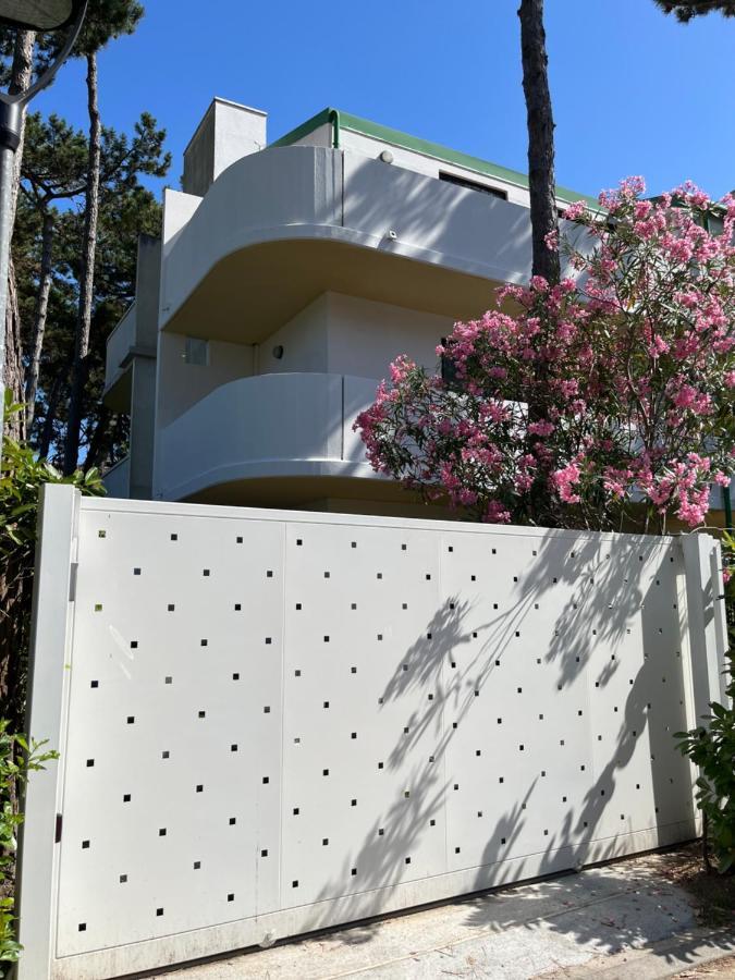 Villa Vittoria Lignano Sabbiadoro Bagian luar foto